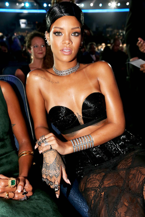 Rihanna. [2] - Page 26 Tumblr_mwsqw47iHw1ro1dyeo1_500