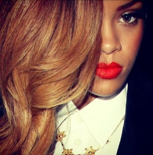 Fotos de Rihanna (apariciones, conciertos, portadas...) [10] - Página 41 Tumblr_mgzjkqRZgO1rrq64vo1_500