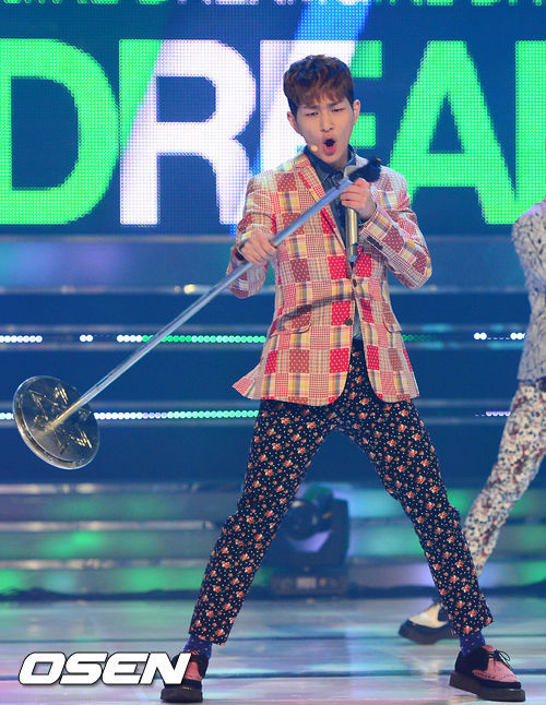 130320 Onew @ Show Champion Tumblr_mjz5lzJTlG1rtjlxyo1_500