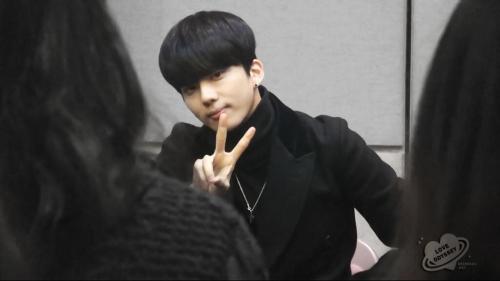 FAN.TAKEN| صور B.A.P في حدث التوقيع بـSeongnam بتاريخ 140215 .. Tumblr_n11n9fbvaI1rnkj5ho1_500