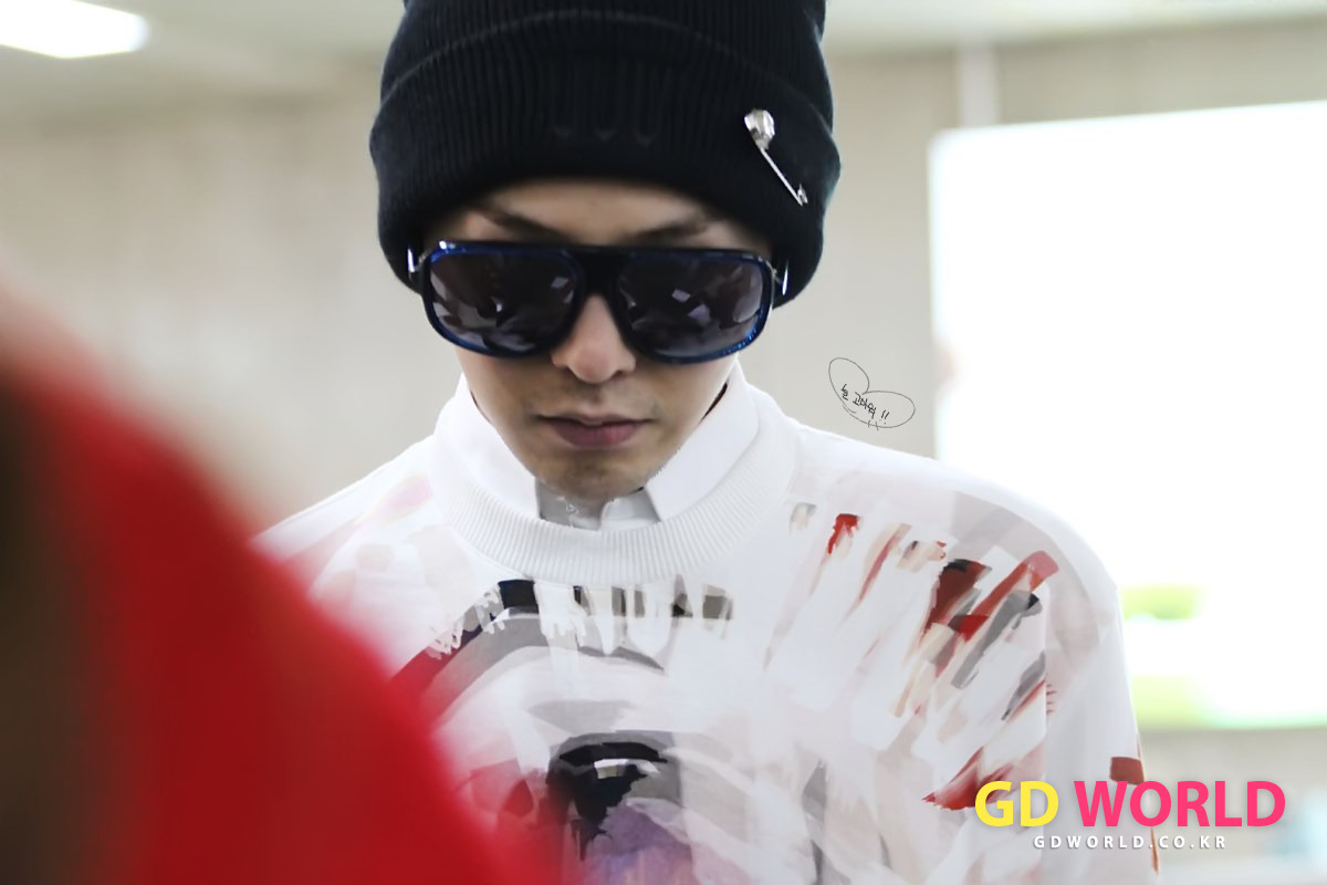 [25/4/2013] G Dragon ở sân bay Gimpo từ Nhật trở về Hàn Tumblr_mlsxg1kf6P1qzjb8ko1_1280