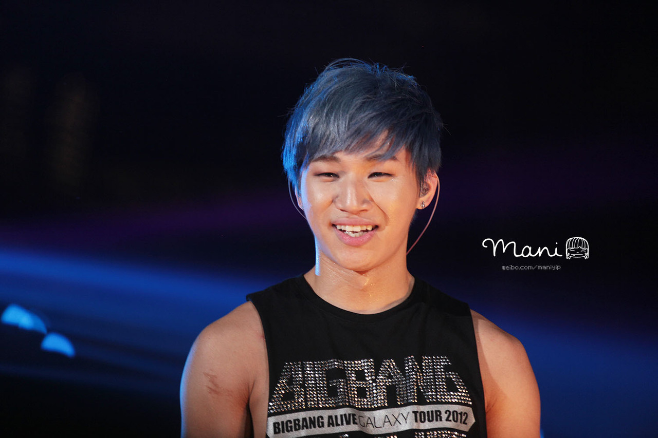 [PhoHD] ALIVE Tour 2012 ở Hồng Kông (8-9-10/12/2012) Tumblr_meszj5ie1r1rhpiaho1_1280