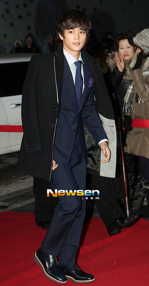 121231 Minho @ 2012 SBS Drama Awards Tumblr_mfwj65gT9S1rsplwwo1_1280