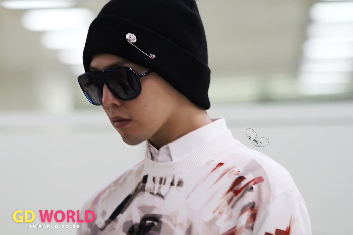 [25/4/2013] G Dragon ở sân bay Gimpo từ Nhật trở về Hàn Tumblr_mlsxg1kf6P1qzjb8ko2_1280