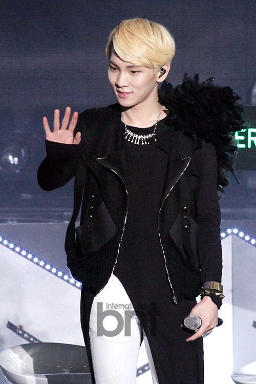 130220 Key @ Naver Comeback Showcase Tumblr_miith421wC1r5kb7po1_500