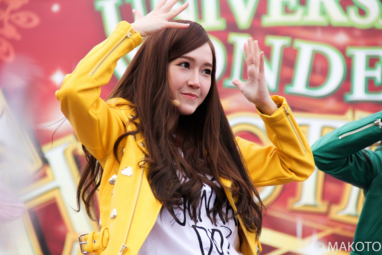 [PIC][15-12-2013]SNSD tham dự "SMTOWN V-theater Released event in USJ" vào trưa nay Tumblr_my1ywf1DXP1spilbao2_1280