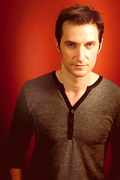 Richard Armitage Tumblr_mfexkfdGPS1rql8omo5_250