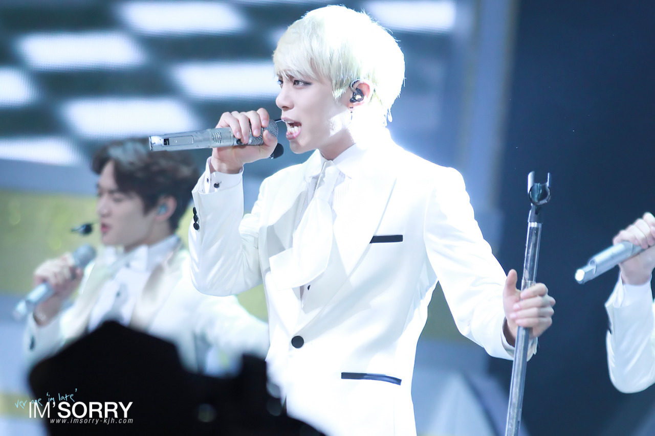 140116 Jonghyun @ '28th Golden Disk Awards' Tumblr_mzi0a7WEcT1r36tcgo1_1280