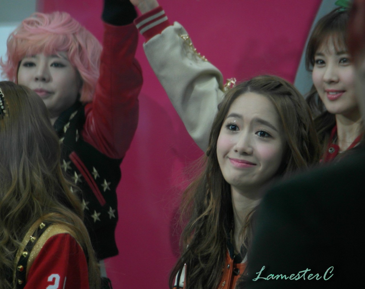 [PIC][03-01-2013]Hình ảnh của SNSD từ chương trình "Mnet WIDE" chiều nay Tumblr_mg1xylpZLU1rs68xto1_1280