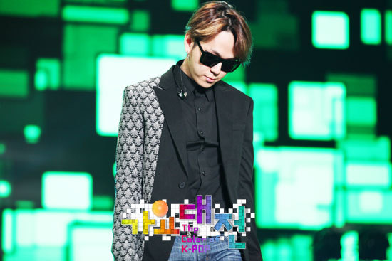 [PICS] [29.12.12] Junhyung @ SBS Gayo Daejun Rehearsals Tumblr_mftmtetf0K1rn86lwo3_1280