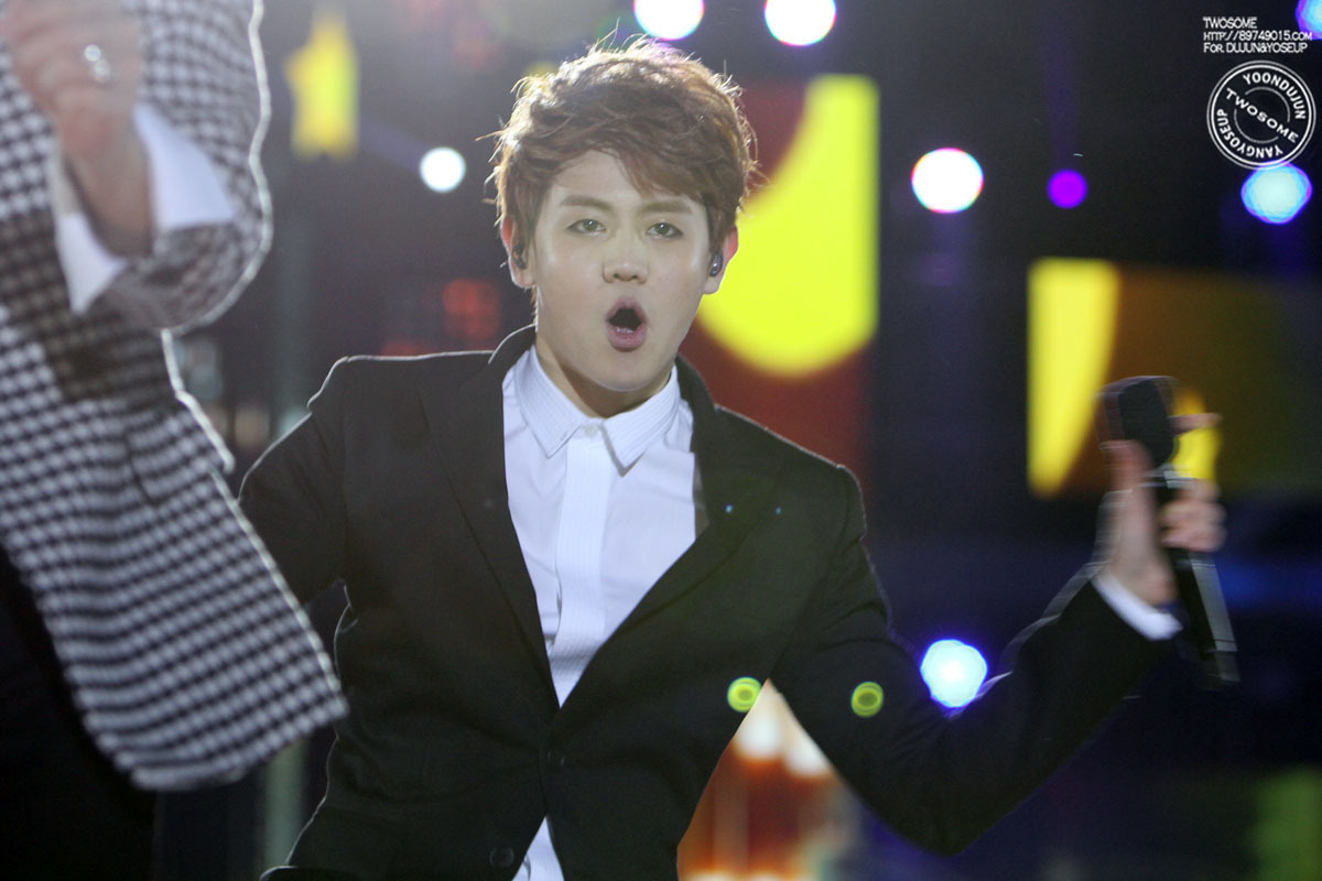 [PICS] [23.2.13] YoSeob @ Kpop Concert Tumblr_miq386yPVq1r8h1ifo1_1280