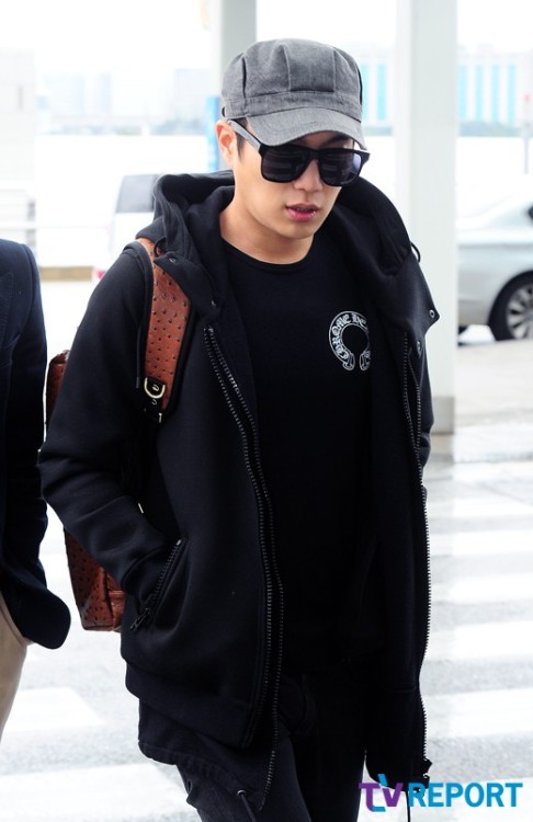 [PICS] [20.04.13] Doojoon @ Incheon Airport to Taiwan Tumblr_mlj83q3KFs1qzjehuo1_500