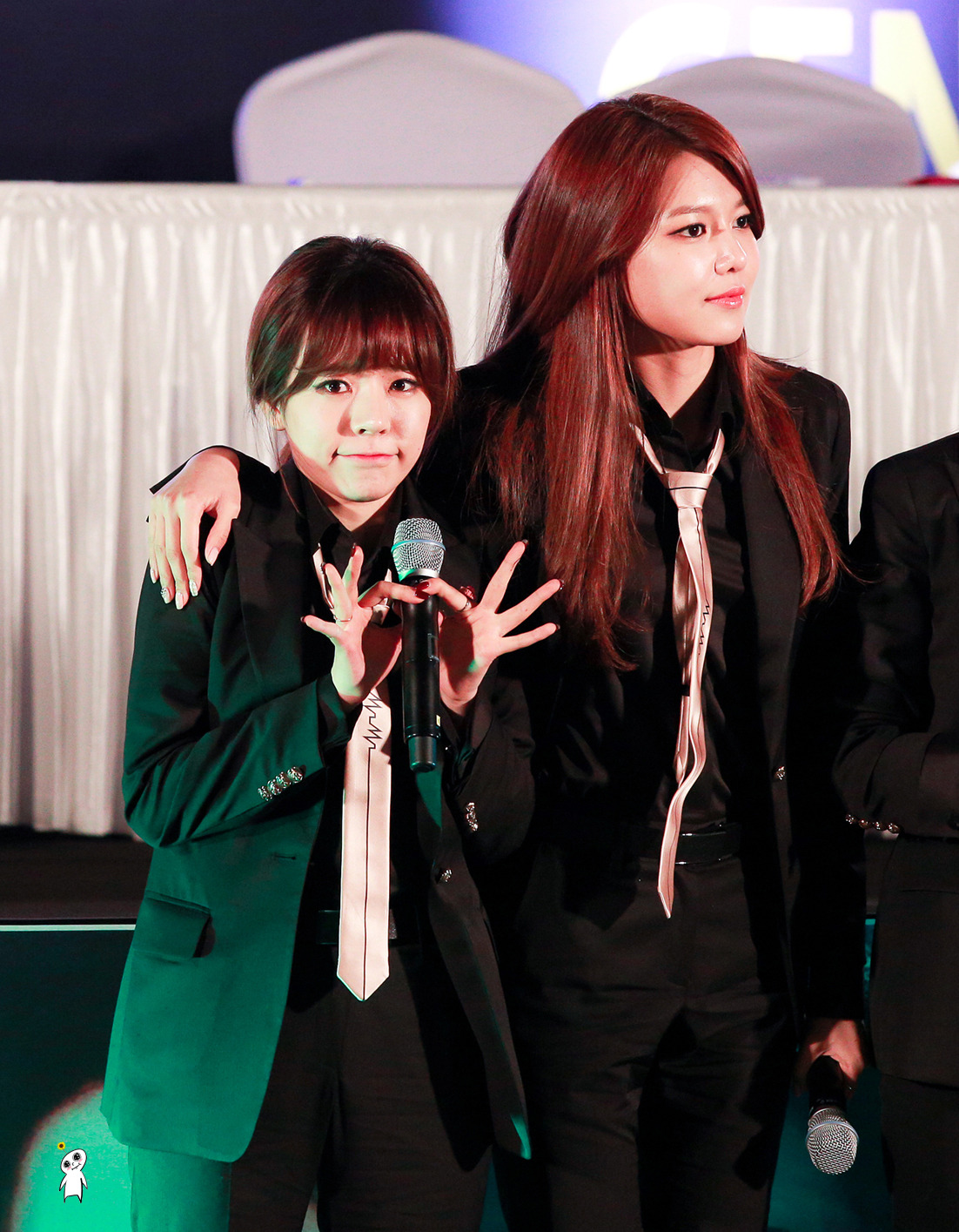 [140316] Sunny —  Fansign en Cheonggye Plaza Tumblr_n2kb00yAIv1sewbc1o2_1280