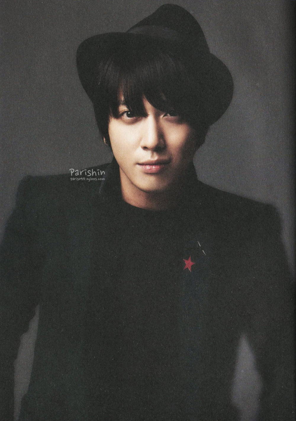 [Scans] Season Greeting 2013 Tumblr_mf8z8g7oxD1rgxfbio3_1280