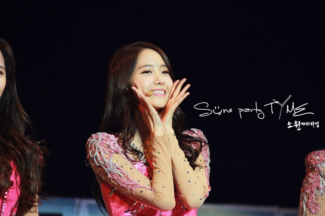 [PIC][15-02-2014]SNSD khởi hành đi Ma Cao để biểu diễn "2013 Girls' Generation's World Tour – Girls & Peace in Macau" vào sáng nay - Page 15 Tumblr_n1e33zghKq1sewbc1o1_1280