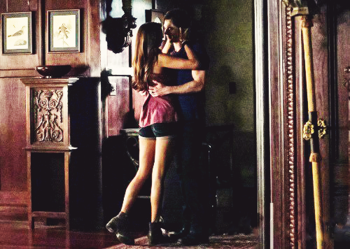 Damon & Elena 5x01 pic! Tumblr_msk882jmSO1qik2bvo1_500