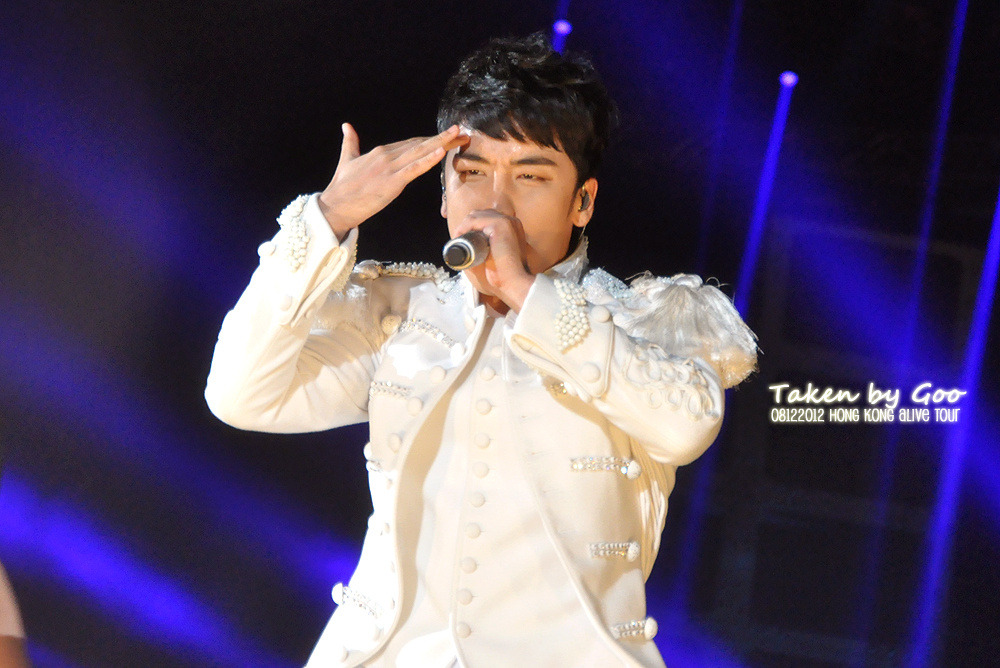 [PhoHD] ALIVE Tour 2012 ở Hồng Kông (8-9-10/12/2012) Tumblr_mer9o0wAfg1rhpiaho3_1280