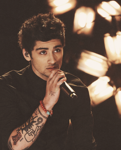 AMOR EN EL FIN DEL MUNDO / ZAYN MALIK Y TU / NUEVA NOVE - Página 7 Tumblr_mgdhj72Ykv1rdcj8yo1_500