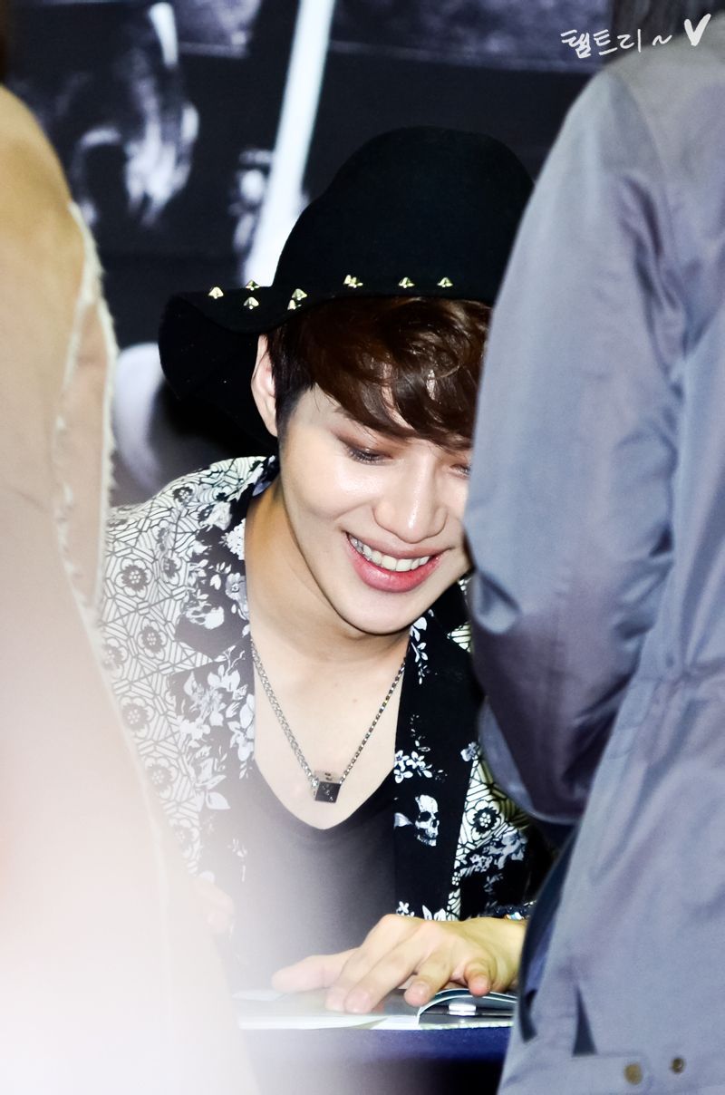 130314 Taemin @ 7th ‘Dream Girl’ Fansign Tumblr_mjqko4OlMn1qdtvhxo1_1280