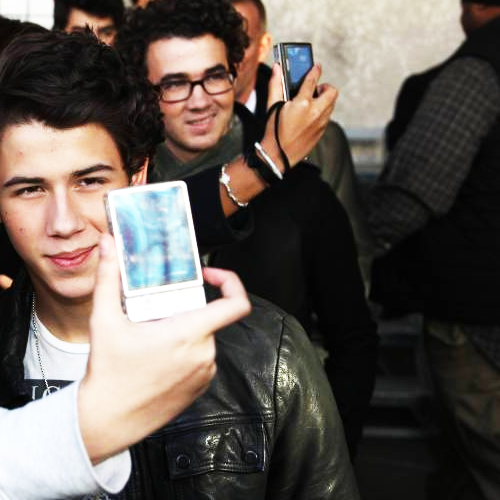 nicholas jerry jonas <3 - صفحة 2 Tumblr_ku0i8gHatY1qa4541o1_500