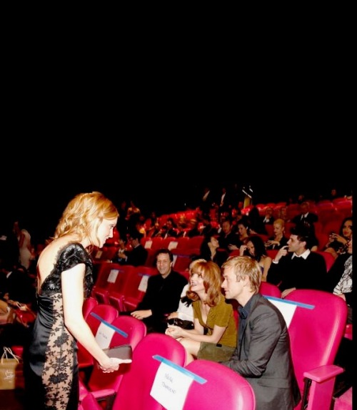 Jayma en 'Hollywood Style Awards' 2010 Tumblr_lde1mcLQ4T1qb0s21o1_500