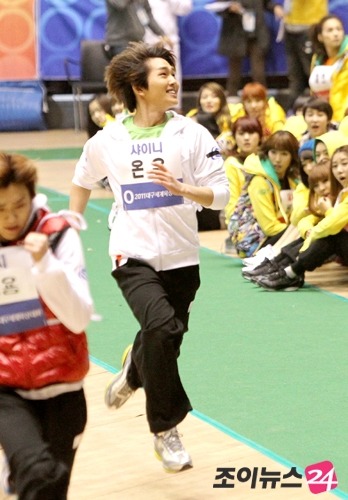 110123 Jinki @ MBC Idol Sports Day Competition  Tumblr_lfhdvcK7G31qauyhjo1_400