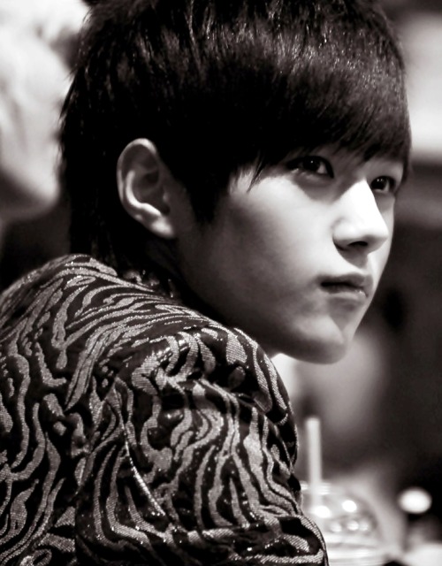 Kim MyungSoo 김명수 aka L Tumblr_lgxu5n0ibE1qh9o7no1_500