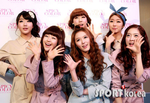 {Pics}{110221} Dal★Shabet asistencia a inauguración de ‘SPICY COLOR’. Tumblr_lgzqid4mS41qg4gqxo1_500