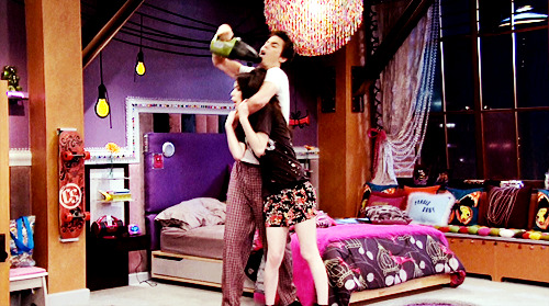 iCarly [serial]. - Page 34 Tumblr_lk08lsir1R1qg64bjo1_500