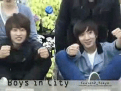 Super Junior Boys in City 2 - Tokyo Tumblr_lkxb6sl5I61qcq5f7o1_250