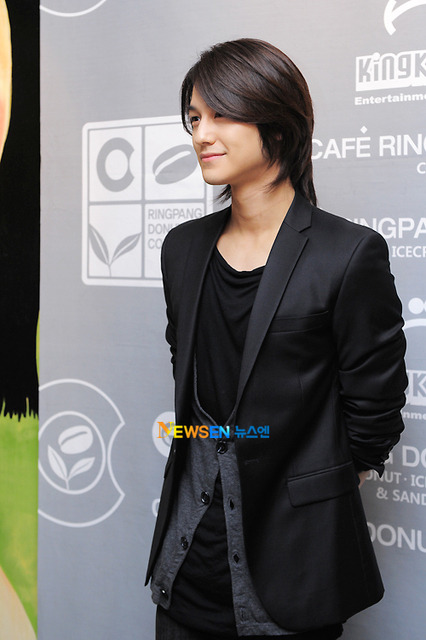      ..  kim bum   -  9 Tumblr_lmf7kf7o4A1qa8l7ro1_500