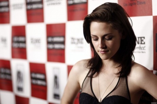 Kristen Stewart - Página 30 Tumblr_lo2s5vJJAp1qhzyhno1_500