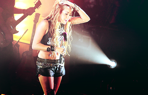 Miley Cyrus [2] - Page 12 Tumblr_lpsexzoXxB1qb2mrmo1_500