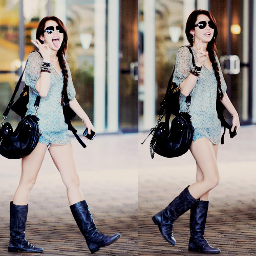 Miley Cyrus - Page 31 Tumblr_lpvllj7xPX1qid2neo1_500