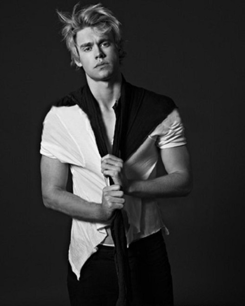 CHORD OVERSTREET (Sam) - Page 4 Tumblr_lpztcihpiJ1qecvcto1_500