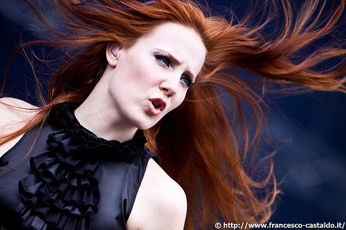 Fotos de Simone Simons - Página 21 Tumblr_lqcj9z2MZh1r1iw2po1_500