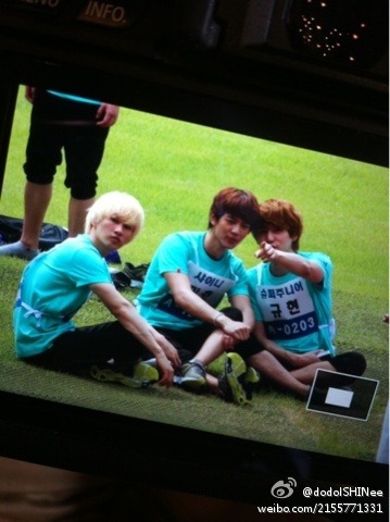 110827 SHINee @ Idol Sports Competition  Tumblr_lqkshuJu2m1r1ox4po1_400