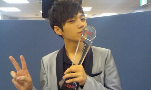 Kim MyungSoo 김명수 aka L - Page 2 Tumblr_lr7im4oB5H1qc32n5o1_500