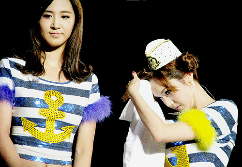 [PICS][GIFS][18-09-2011] Yulsic couple - Sự kết hợp tuyệt vời Tumblr_lrfnqm3xbZ1r36cyyo1_500