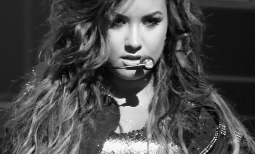 Demi Lovato  - Page 30 Tumblr_lrpdgapUvr1qkr6b6o1_500