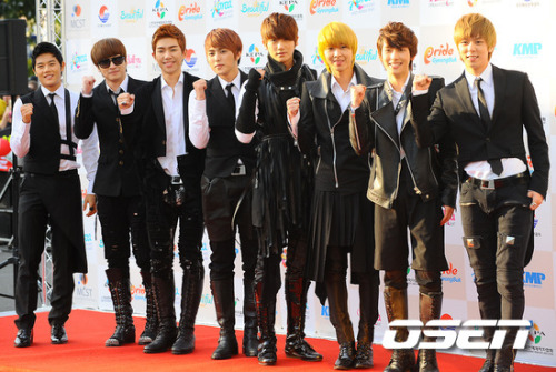 111003 ZE:A Hallyu Dream Concert Tumblr_lshdupSj191qf2cupo1_500