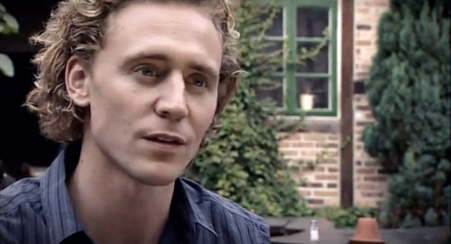 Tom Hiddleston egyéb filmjei - Page 6 Tumblr_lsk4gfs22e1qhxamuo1_500