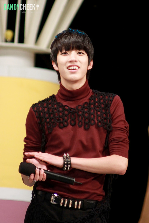 Lee SungYeol 이성열  - Page 3 Tumblr_lskga741xj1qc32n5o1_500