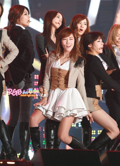 [PICS][8/11/2011] JeTi 's The Garden -‘♥’- Thiên đường PG =)) Tumblr_lucswg9qCH1qfrjfbo2_500