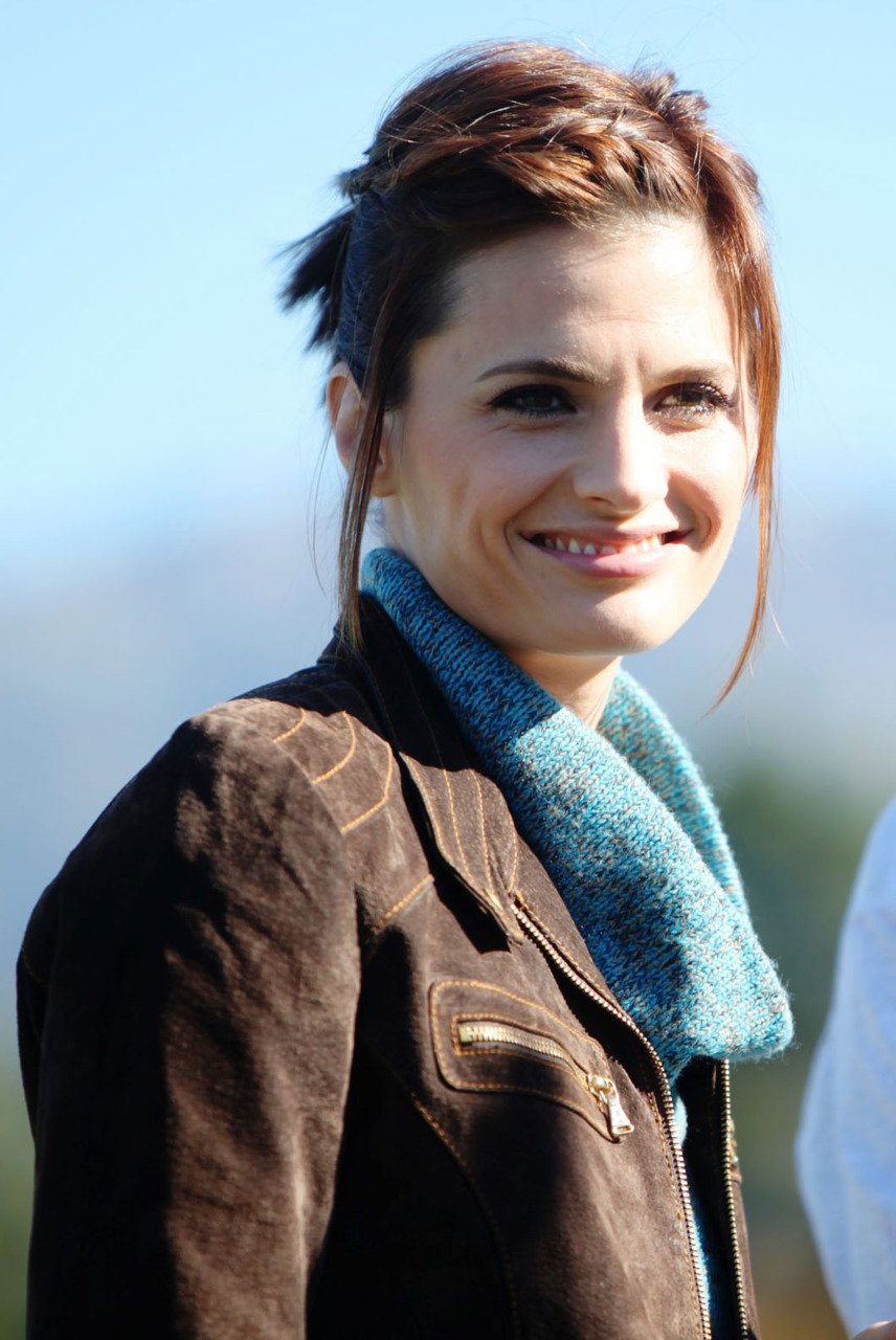 Fotos de Stana 2 - Página 3 Tumblr_lwwuu9FWKK1qengzso9_1280