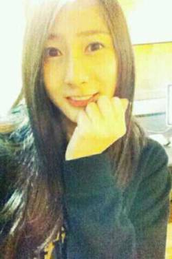 [OFFICIAL] Tổng hợp ảnh selca của Ha Young Tumblr_lxe244EYp91r90l8qo4_250