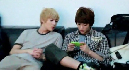 [Unseen] Minho y Taemin jugando videojuegos Tumblr_lxs438dBU61qejoa4o2_500