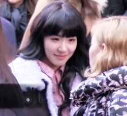 [PIC+VID+GIF][20/1/2012]∴♥∴ TaeNy ∴♥∴ Happy's Heaven ∴♥∴ Twinkle - Taeny Lấp Lánh - TaeTiSeo  ∴♥∴ - Page 21 Tumblr_lywp0wajst1qe39tho4_250