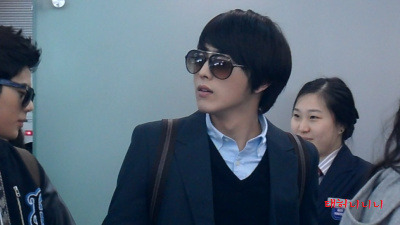 [OTHER] 120225 ZE:A @ Incheon Airport (Go to Japan) Tumblr_lzxmi1Nl941qbifqyo3_400