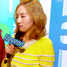 [GIFS][11-3-2012] Phản ứng của Tae khi nhìn thấy Vợ Aegyo  Tumblr_m0pkbzenYf1rrykg2o2_250